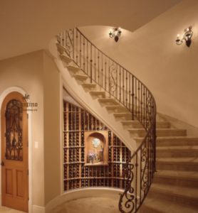 21. Cau thang tan co dien dep